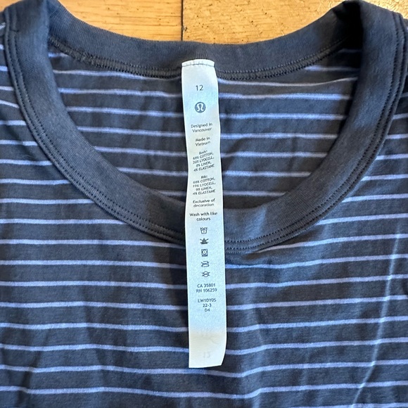 Lululemon Classic-fit Cotton blend tank - Picture 3 of 6